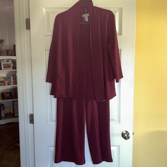 Modern Soul Other - Beautiful set Jacket and pants in great condition